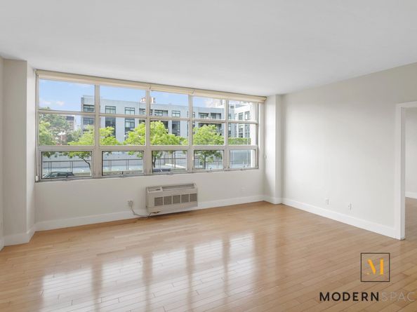 5-09 48th Avenue 2C, Queens NY 11101