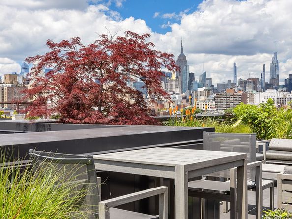 100 Ave A 4B, New York NY 10009