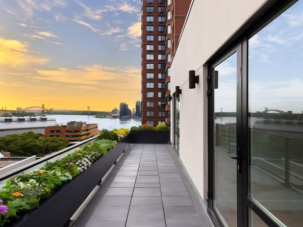 427 East 90th Street PH10, New York NY 10128