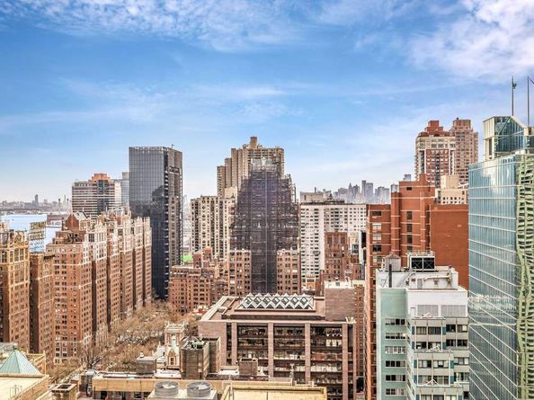 310 East 46th Street PHT, New York NY 10017