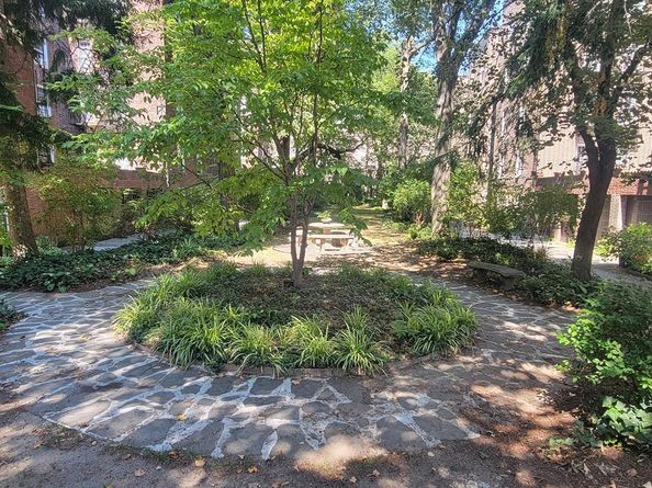 37-33 84th Street 21, Queens NY 11372