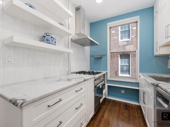 37-33 84th Street 21, Queens NY 11372