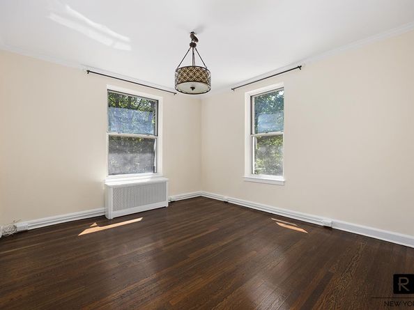 37-33 84th Street 21, Queens NY 11372