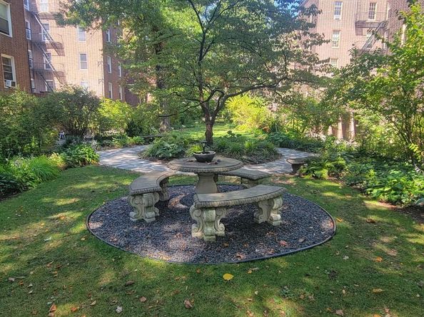 37-33 84th Street 21, Queens NY 11372