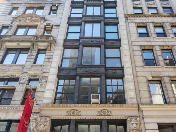 16 East 17th Street 3, New York NY 10003