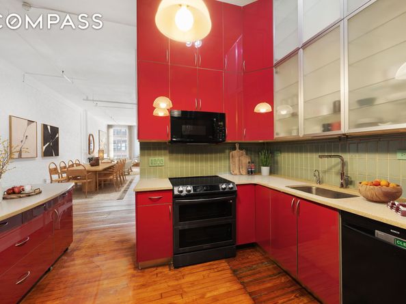 16 East 17th Street 3, New York NY 10003