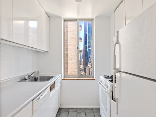 236 East 47th Street 24E, New York NY 10017