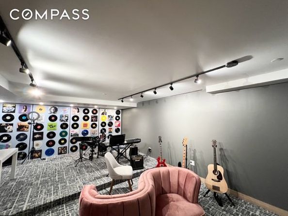 46-30 Center Boulevard 406, Queens NY 11109