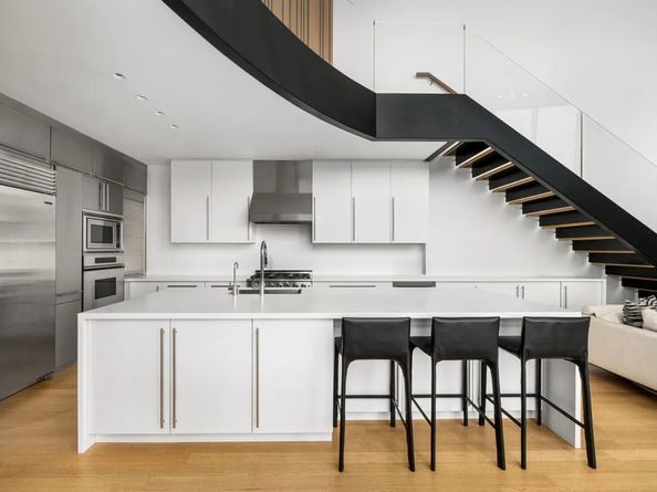 1 Ave B PH1, New York NY 10009