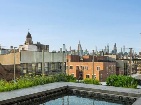 1 Ave B PH1, New York NY 10009