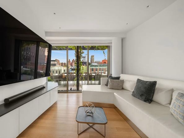 1 Ave B PH1, New York NY 10009