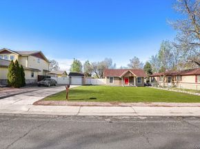 2263 W Parkhill Avenue, Littleton CO 80120