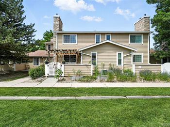 8422 Everett Way