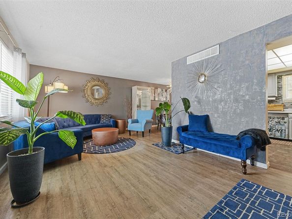 4725 Topeka Court, Denver CO 80239