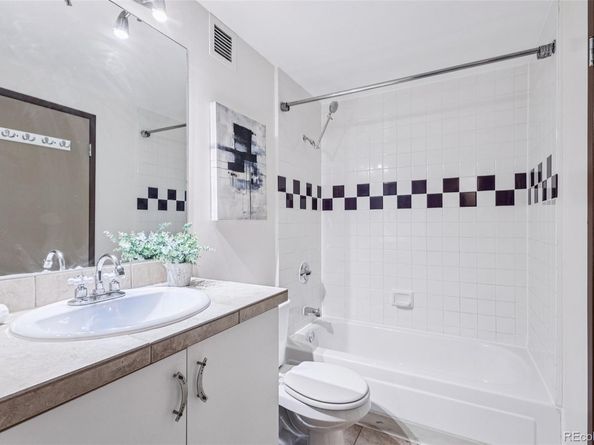 Undisclosed Address #2927102, Denver CO 80202