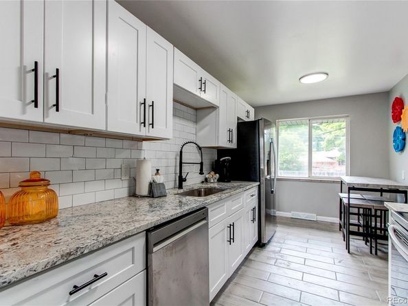 5879 S Broadway, Littleton CO 80121