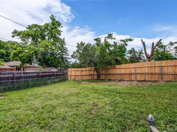 5879 S Broadway, Littleton CO 80121