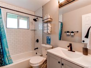 5879 S Broadway, Littleton CO 80121