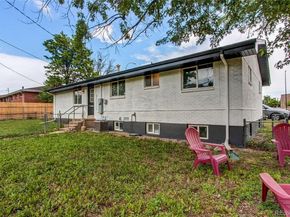 5879 S Broadway, Littleton CO 80121