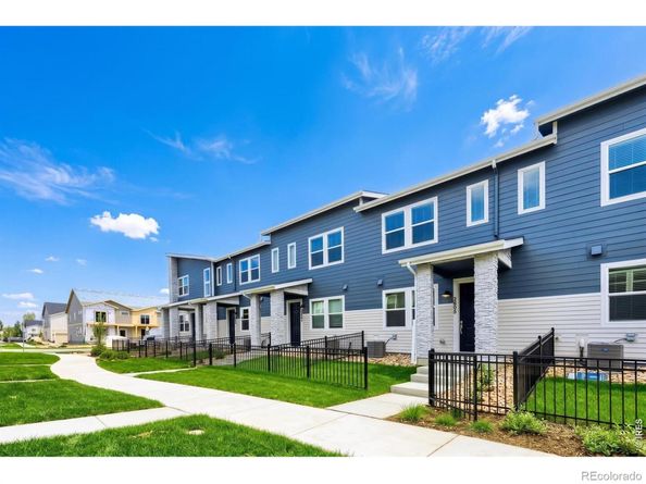 2833 Bear Springs Circle, Longmont CO 80503