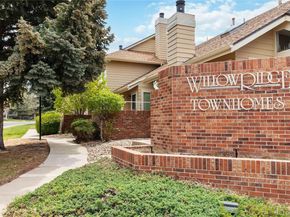 2136 S Scranton Way, Aurora CO 80014