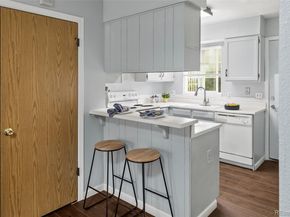 1653 S Blackhawk Way B, Aurora CO 80012