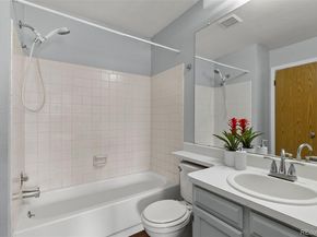 1653 S Blackhawk Way B, Aurora CO 80012