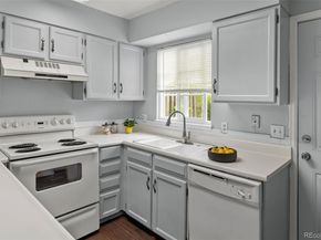 1653 S Blackhawk Way B, Aurora CO 80012