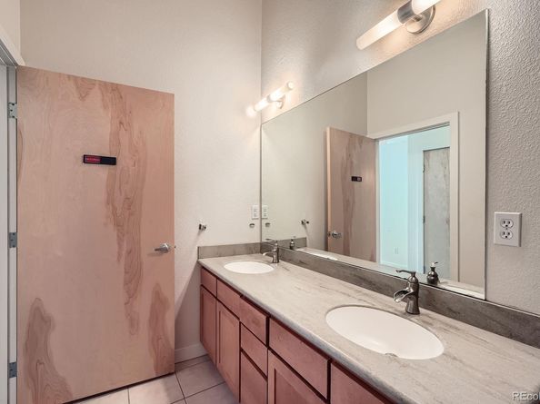 7700 E 29th Avenue 404, Denver CO 80238