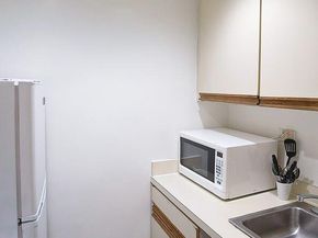 210 East 47th Street 8G, New York NY 10017