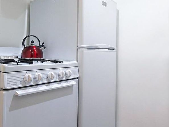 210 East 47th Street 8G, New York NY 10017