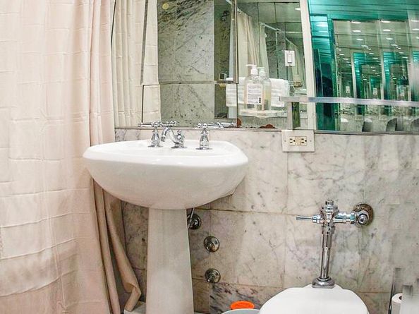 210 East 47th Street 8G, New York NY 10017