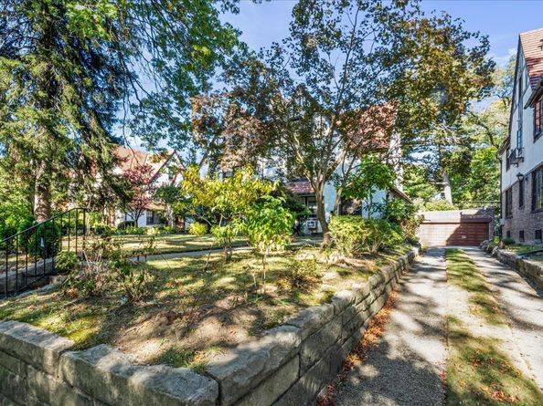 116-33 Union Turnpike, Queens NY 11375