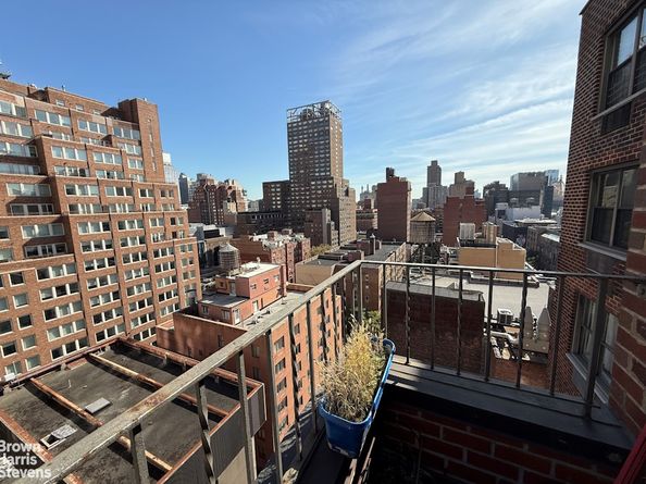 301 East 62nd Street 14A, New York NY 10065