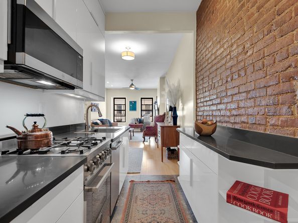 334 East 83rd Street 5E, New York NY 10028
