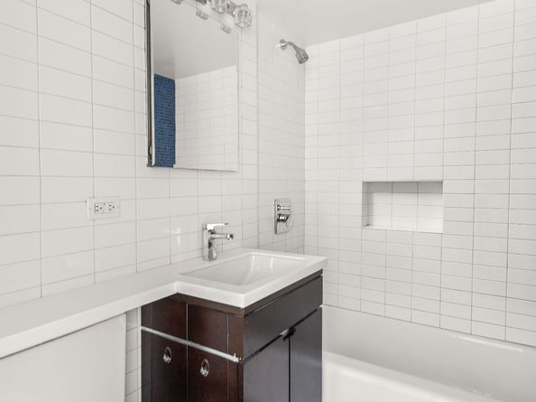 16 West 16th Street 14NN, New York NY 10011