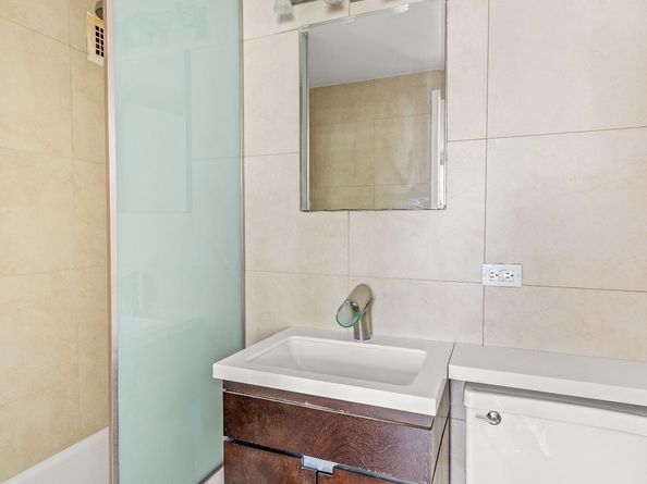 16 West 16th Street 14NN, New York NY 10011