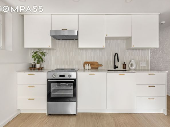 102 East 4th Street, Brooklyn NY 11218