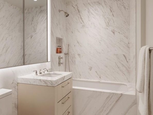 400 East 84th Street 22C, New York NY 10028