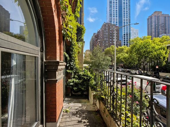 255 West 70th Street, New York NY 10023