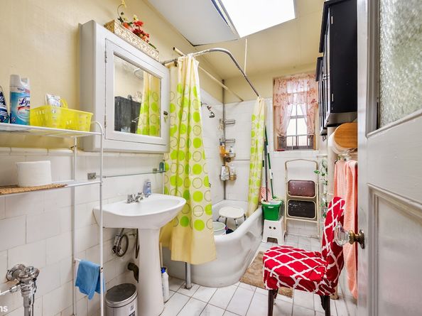 565 West 169th Street 1B, New York NY 10032