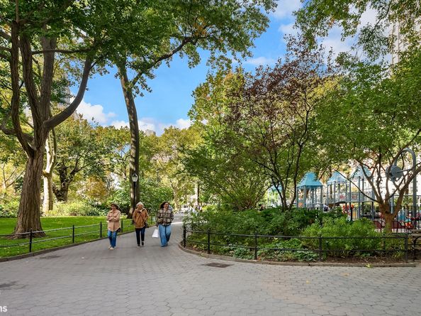 15 East 26th Street 13F, New York NY 10010