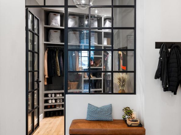 27-28 Thomson Avenue 304, Queens NY 11101