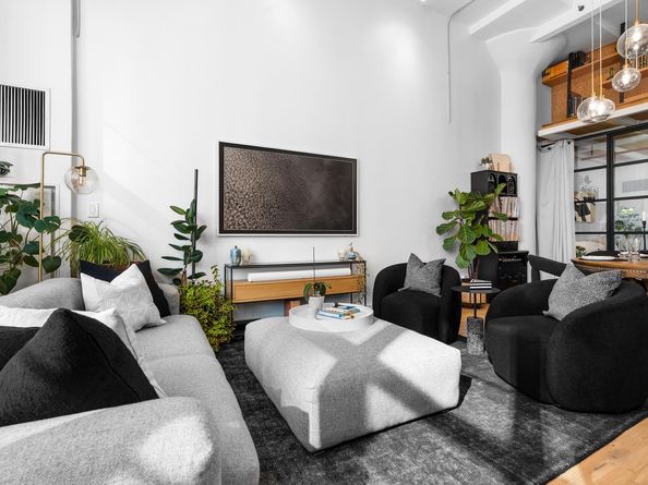 27-28 Thomson Avenue 304, Queens NY 11101