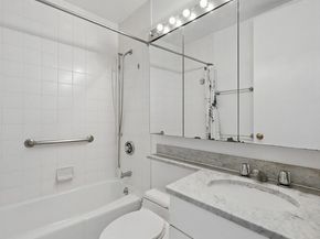 350 West 50th Street 4K, New York NY 10019