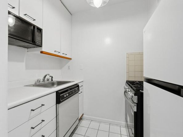 350 West 50th Street 4K, New York NY 10019