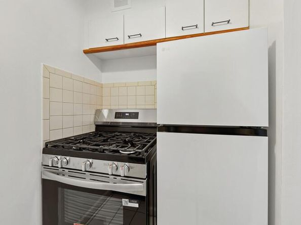 350 West 50th Street 4K, New York NY 10019