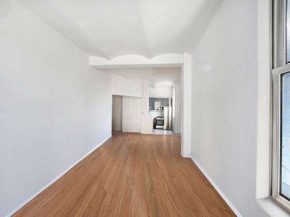 9 Barrow Street 7B, New York NY 10014