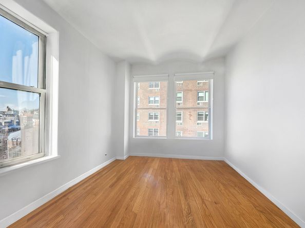 9 Barrow Street 7B, New York NY 10014