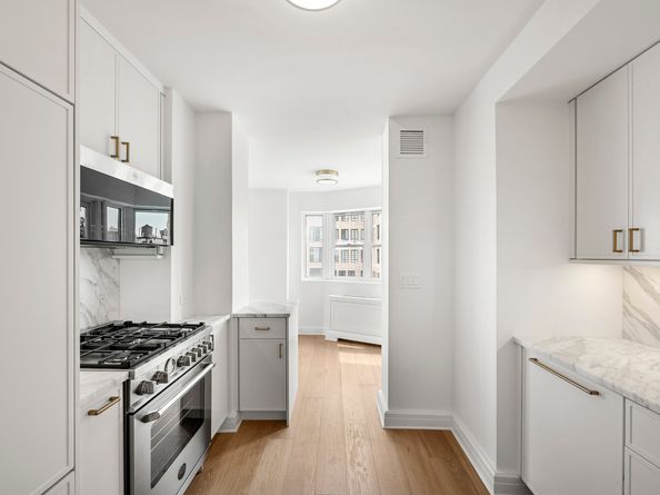 2 5th Avenue 17R, New York NY 10011